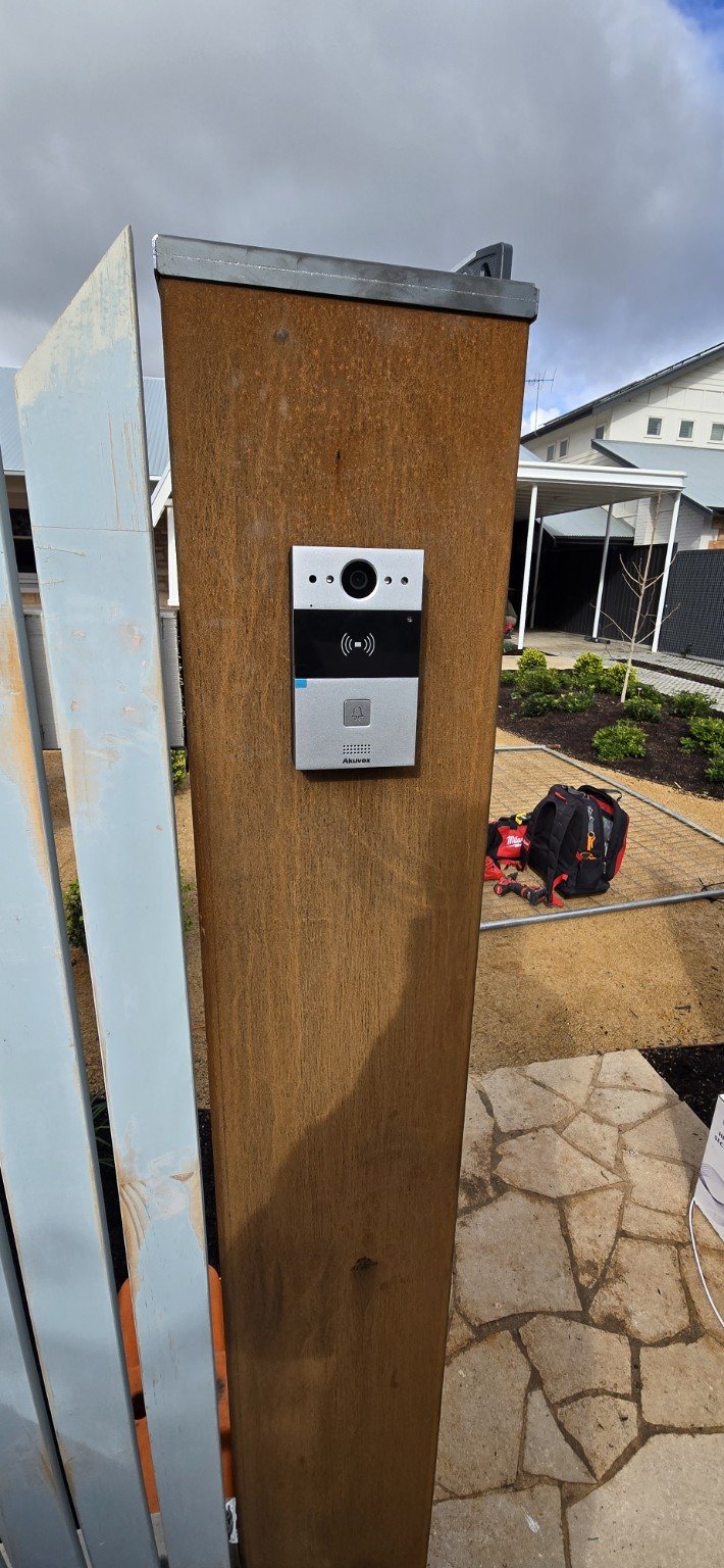 Video intercom installed on a front gate pillar